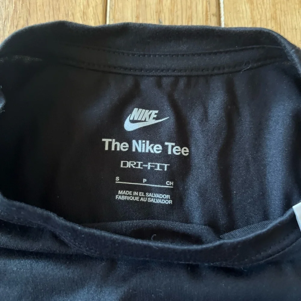 Wake Forest The Nike Tee Shirt Men’s Size Small Dri Fit NWT